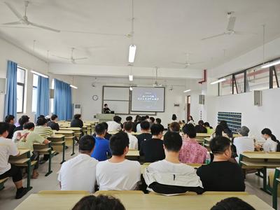 信息工程學(xué)院成功召開集中實習(xí)就業(yè)宣講會