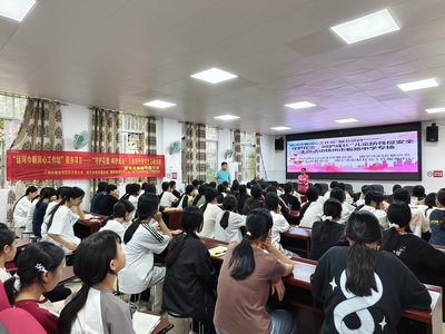 橫州市“運(yùn)河巾幗服務(wù)站”教育信息咨詢(xún)服務(wù)在新福鎮(zhèn)、南鄉(xiāng)鎮(zhèn)暖心開(kāi)展